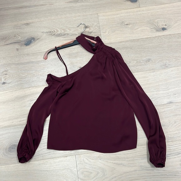 Sip & Relax Hi-Lo Long-sleeved Blouse- BURGUNDY